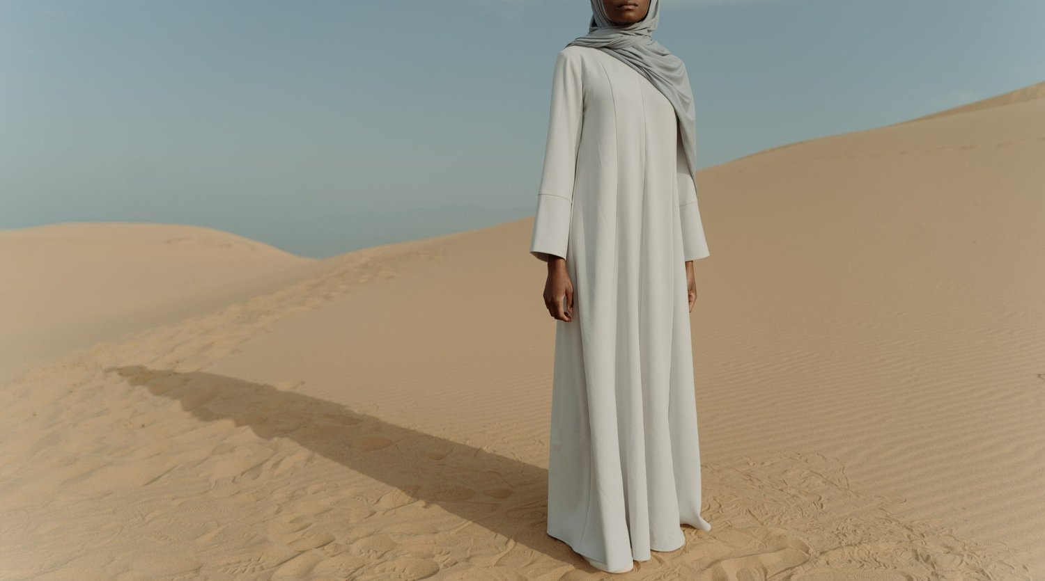 (Un)Veiled Divine Technologies